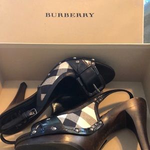 Great condition Burberry sandals. 36